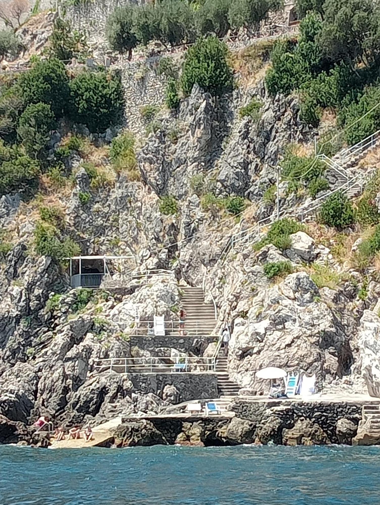 Appartamento Di Raphael Con Discesa Privata Al Mare Amalfi Exterior foto