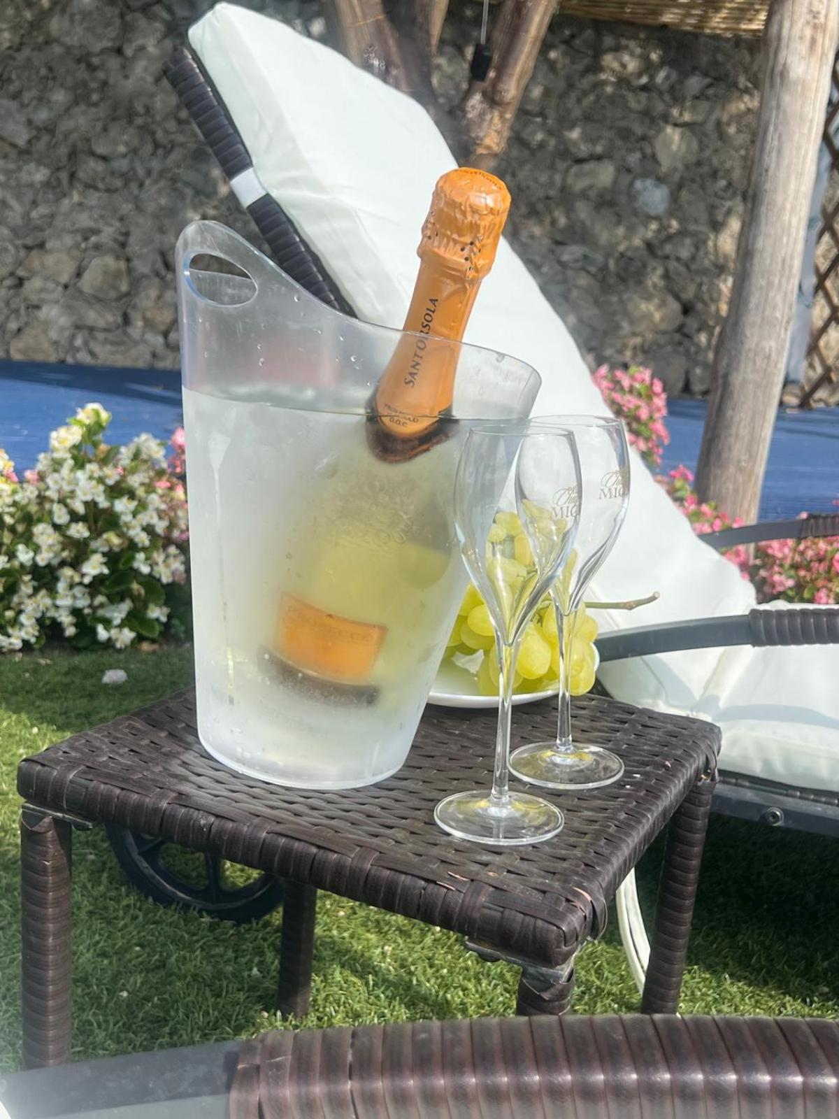 Appartamento Di Raphael Con Discesa Privata Al Mare Amalfi Exterior foto